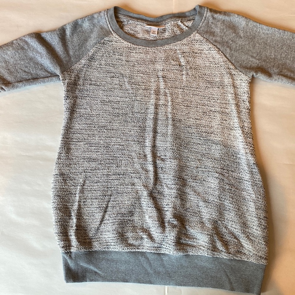 Maternity sweater. Liz Lange size small.